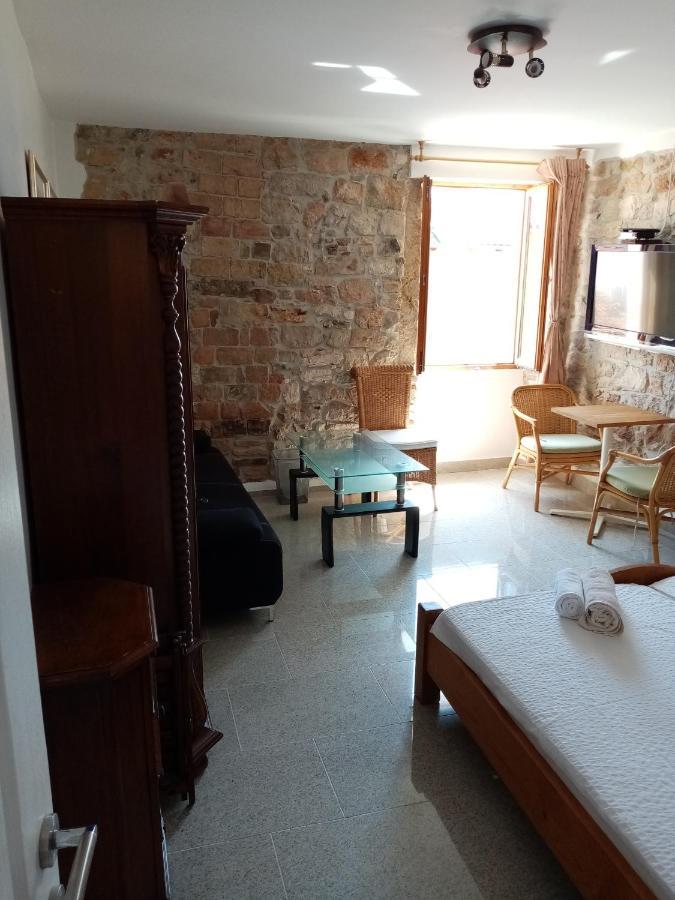 Casa Di Marko 105 M2 Garden Apartment Rovinj Bagian luar foto